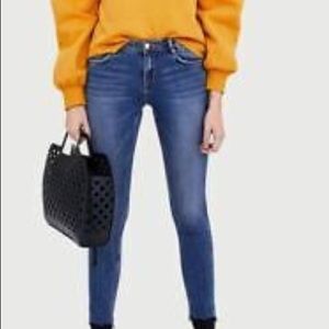 Zara NWT jeans body curve push up jeans